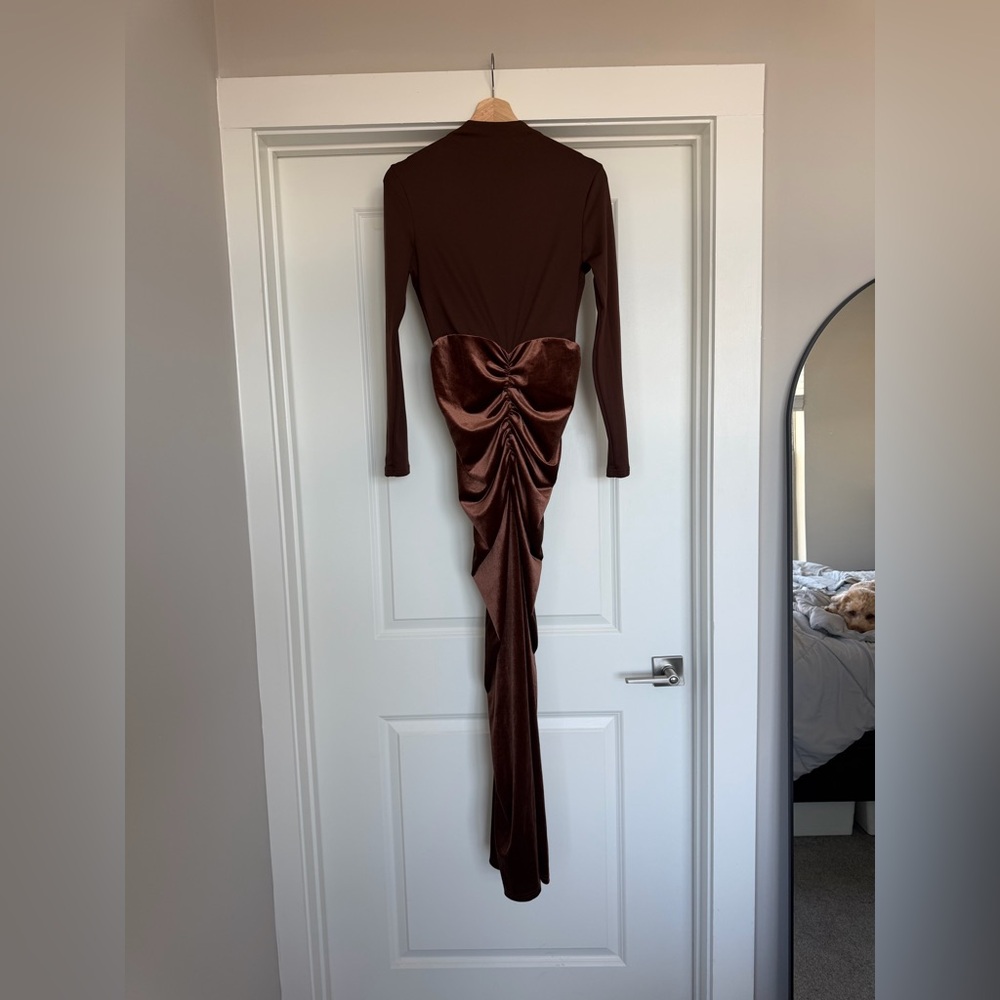 Brown Long Sleeve Ruched Velvet Maxi Dress Elegant Evening Gown Bodycon Chic - Picture 4 of 12